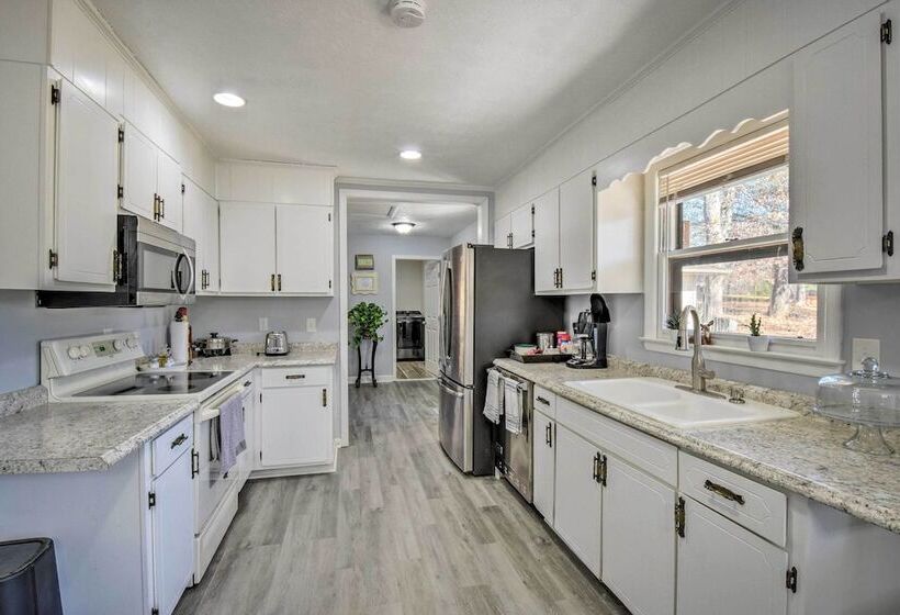 Gainesville Home W/ Fire Pit Near Lake Lanier