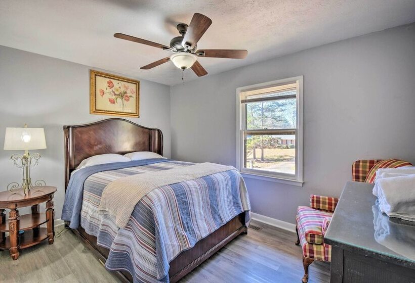 Gainesville Home W/ Fire Pit Near Lake Lanier