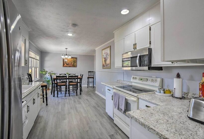 Gainesville Home W/ Fire Pit Near Lake Lanier