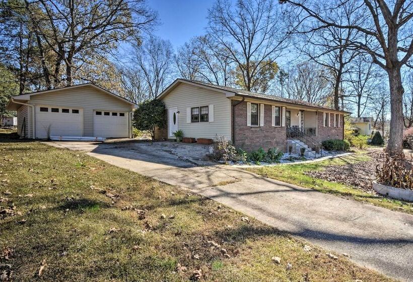 Gainesville Home W/ Fire Pit Near Lake Lanier