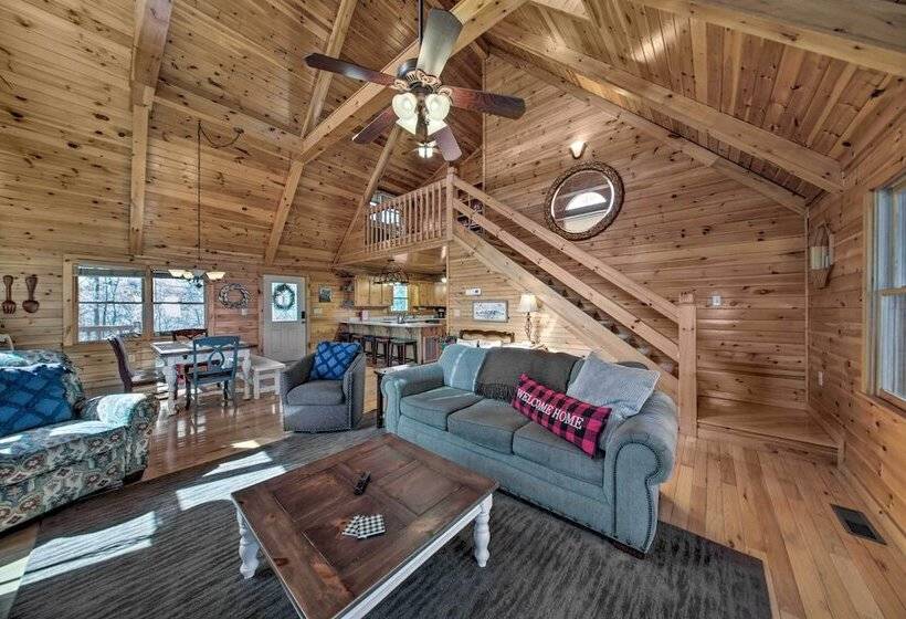 Idyllic Blue Ridge Cabin W/ Mountain Views!