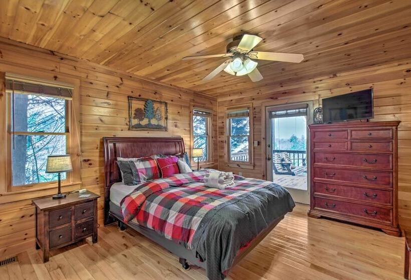 Idyllic Blue Ridge Cabin W/ Mountain Views!