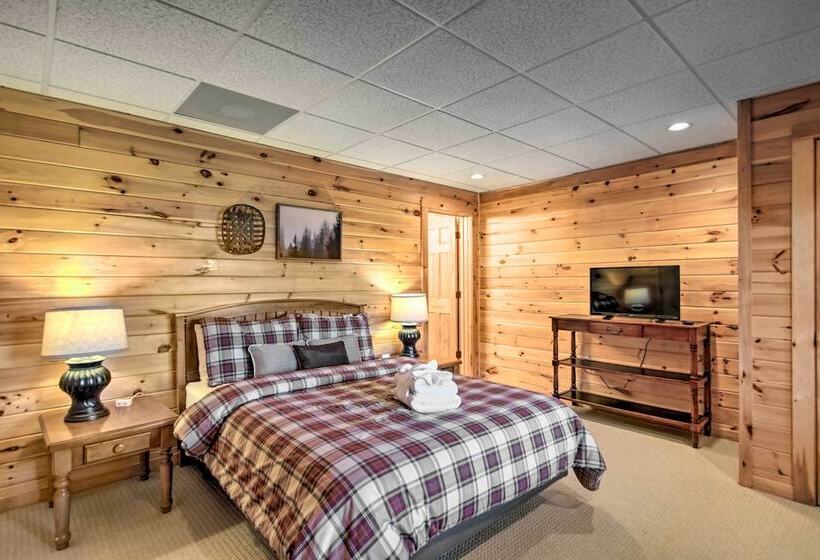 Idyllic Blue Ridge Cabin W/ Mountain Views!