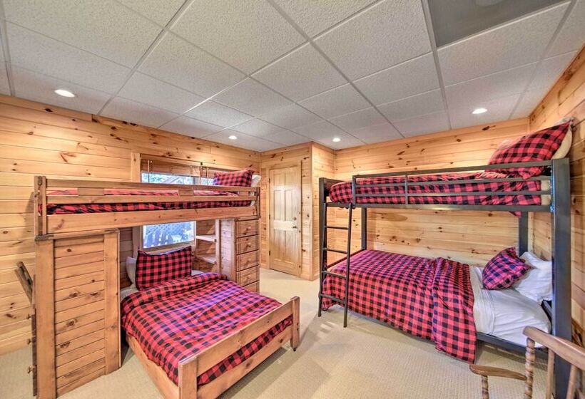 Idyllic Blue Ridge Cabin W/ Mountain Views!