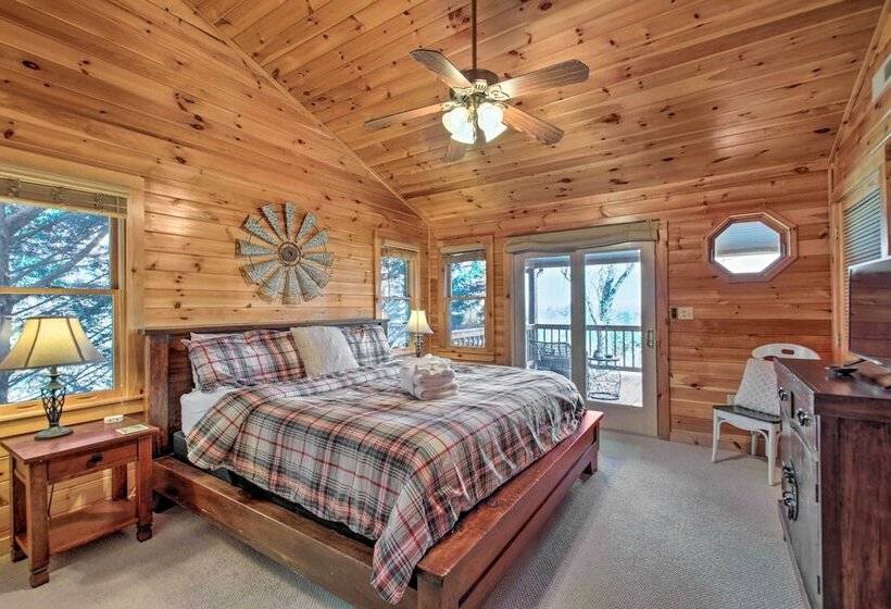 Idyllic Blue Ridge Cabin W/ Mountain Views!