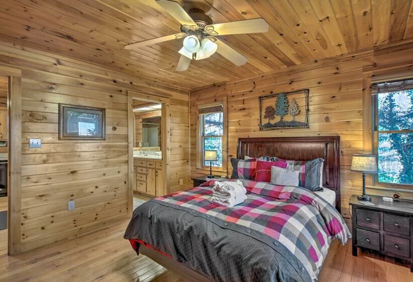 Idyllic Blue Ridge Cabin W/ Mountain Views!