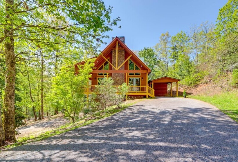 Lavish Hiawassee Cabin   Great For Families!