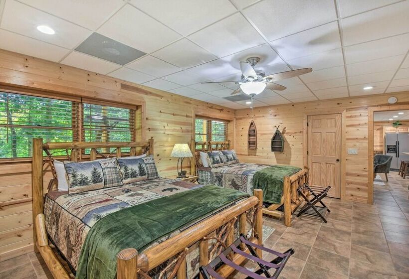Lavish Hiawassee Cabin   Great For Families!