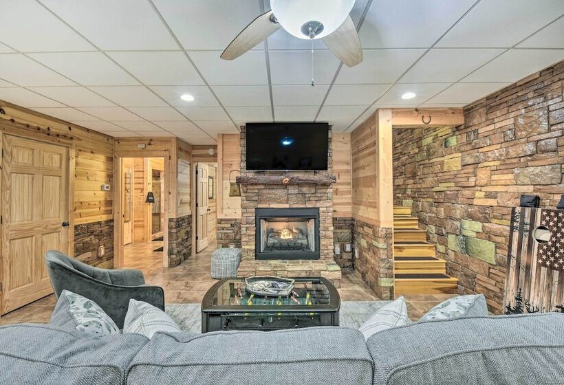 Lavish Hiawassee Cabin   Great For Families!