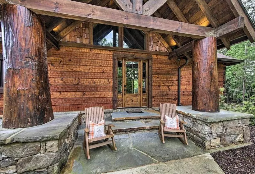 Luxury Mineral Bluff Cabin W/ Views & Hot Tub!