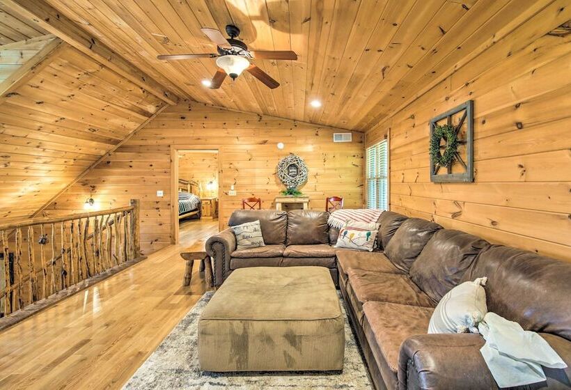 Mineral Bluff Cabin W/ Hot Tub + Game Room!