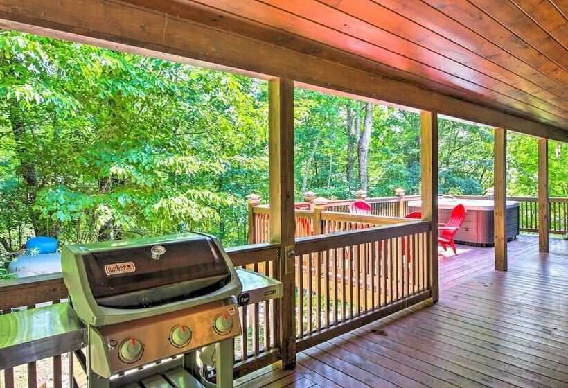 Mineral Bluff Cabin W/ Hot Tub + Game Room!