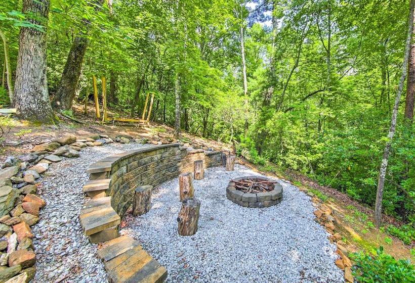 Mineral Bluff Cabin W/ Hot Tub + Game Room!