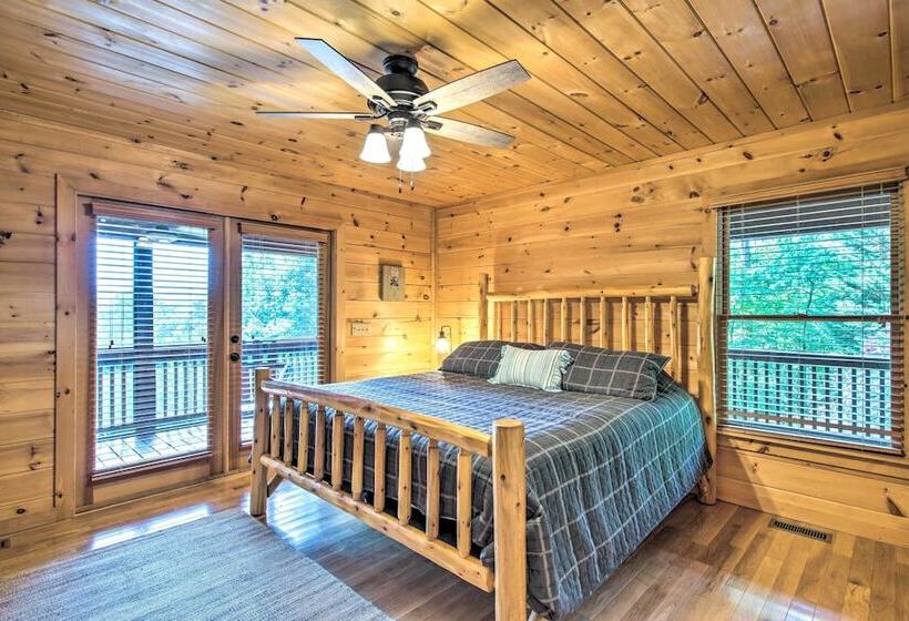 Mineral Bluff Cabin W/ Hot Tub + Game Room!