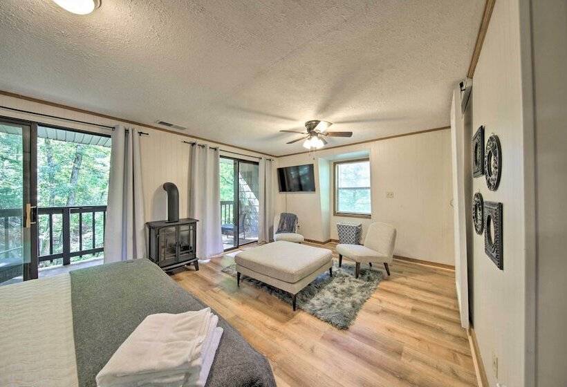 Pet Friendly Ellijay Cabin In The Woods On 1 Acre!