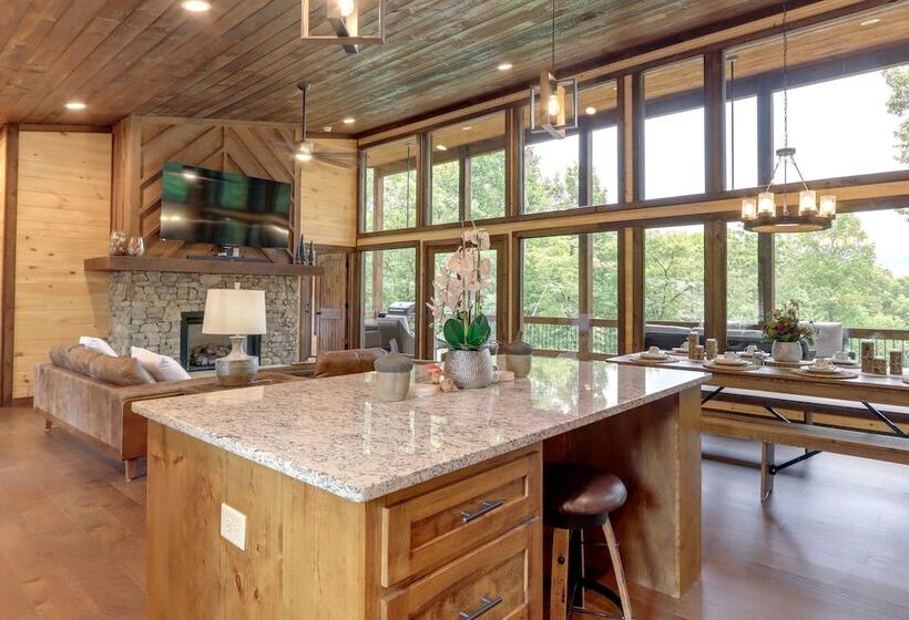 Morganton Cabin W/ Mountain View + Game Room!