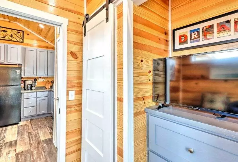 Newly Built Morganton Tiny Home W/ Deck!
