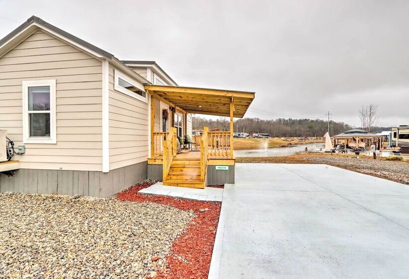 Newly Built Morganton Tiny Home W/ Deck!