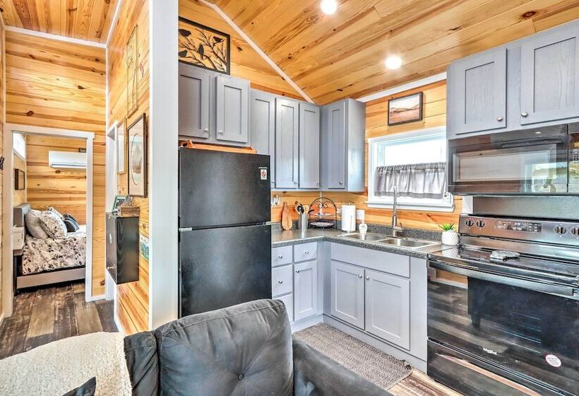 Newly Built Morganton Tiny Home W/ Deck!