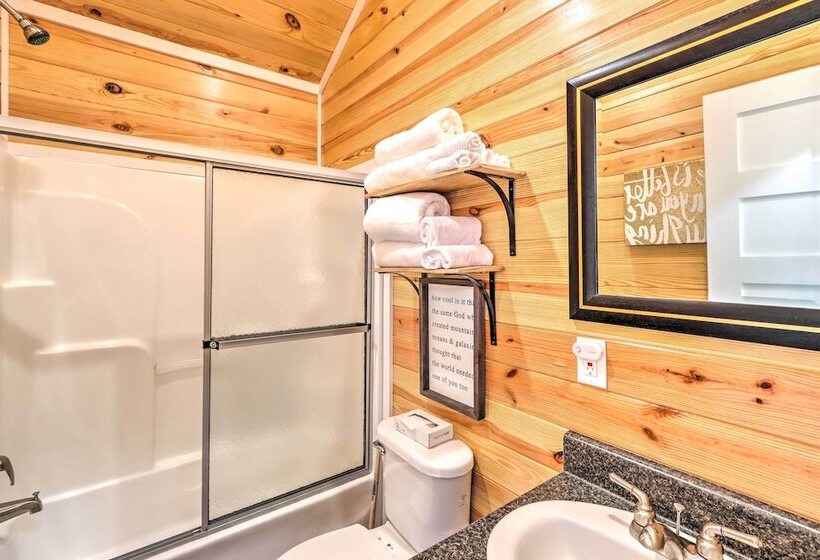 Newly Built Morganton Tiny Home W/ Deck!