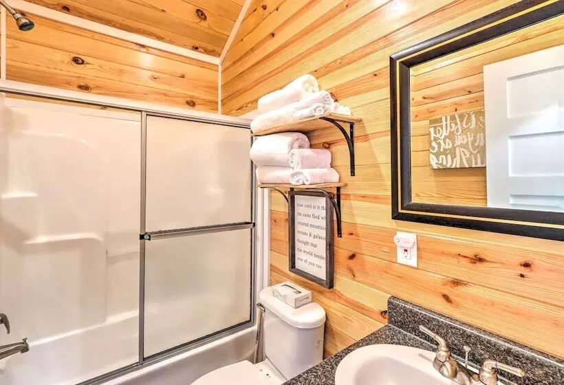 Newly Built Morganton Tiny Home W/ Deck!