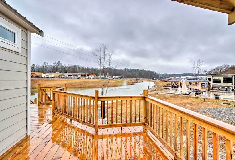 Newly Built Morganton Tiny Home W/ Deck!