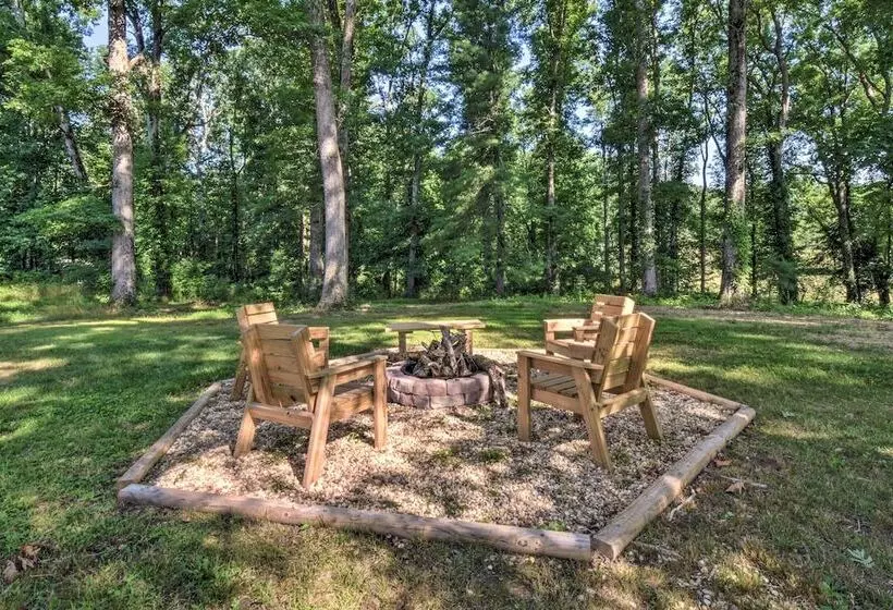 Owl S Hideaway In Cleveland W/ 2 Fire Pits!