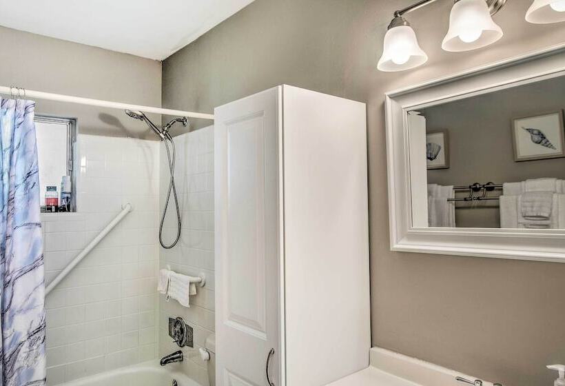 Pet Friendly Brunswick Retreat W/ Gas Grill!