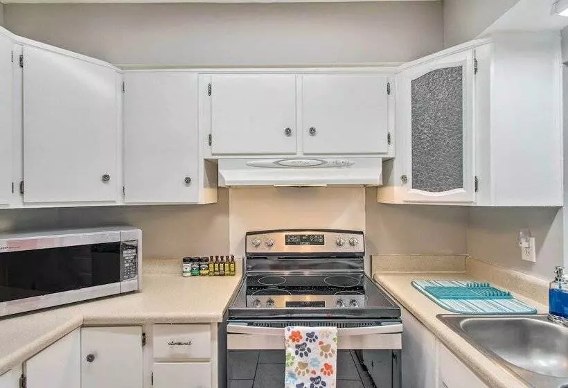 Pet Friendly Brunswick Retreat W/ Gas Grill!