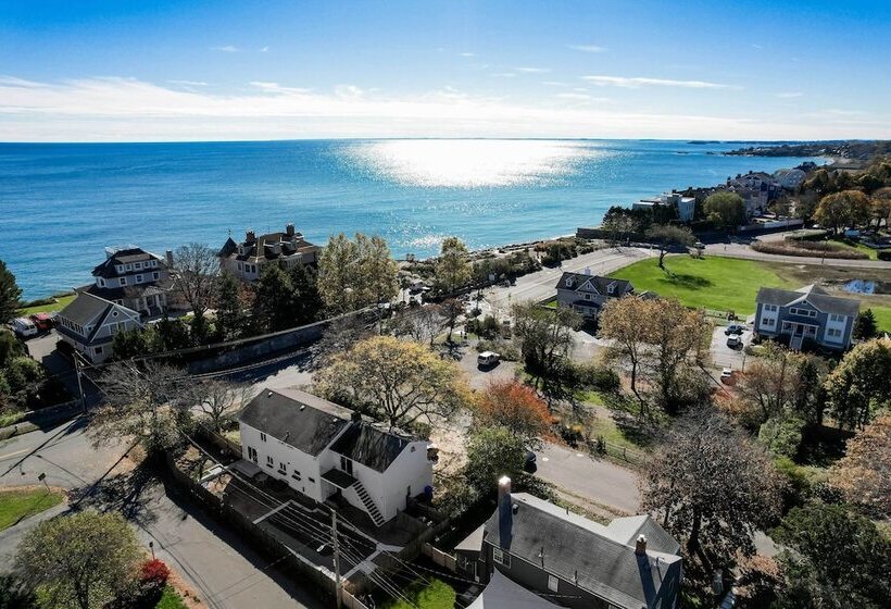 Pet Friendly Marblehead Home Near Preston Beach!