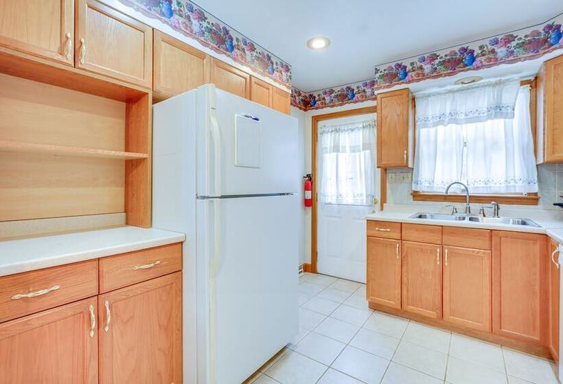 Pet Friendly New Egypt Home W/ Patio + Grill