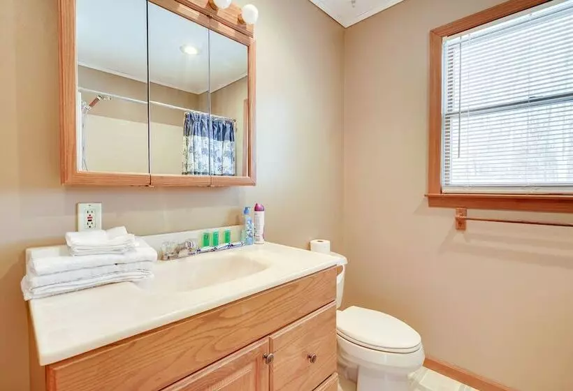 Pet Friendly New Egypt Home W/ Patio + Grill