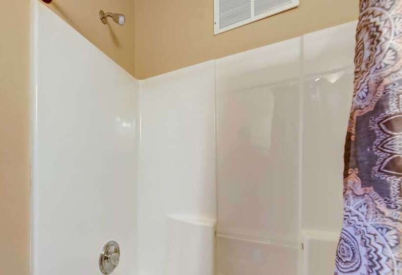 Owl S Nest  Pet Friendly Cabin W/ Private Hot Tub