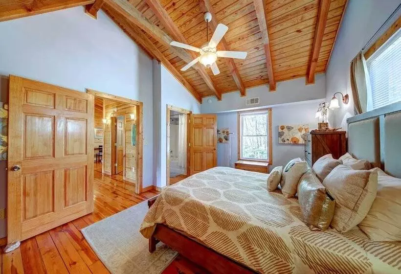 Owl S Nest  Pet Friendly Cabin W/ Private Hot Tub