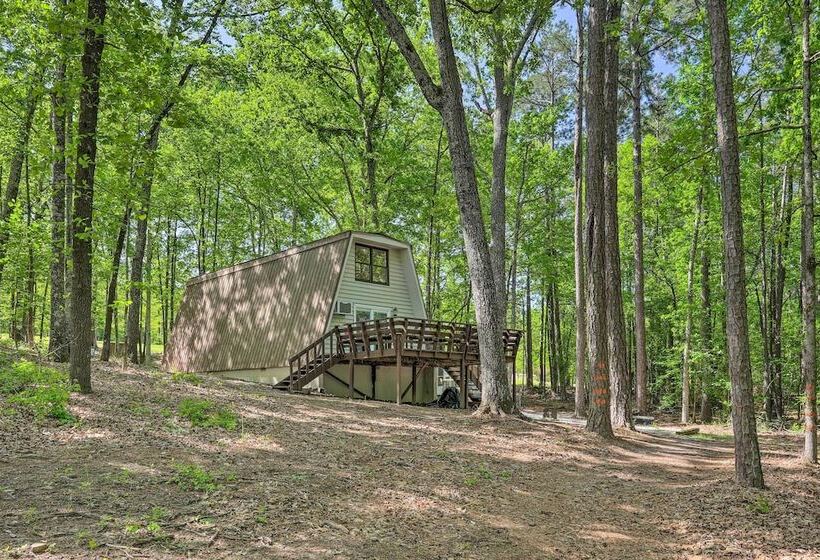 Quaint Tignall Cabin W/ Deck & Private Dock!
