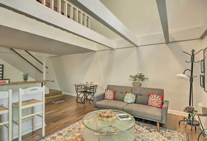 Quaint Tignall Cabin W/ Deck & Private Dock!