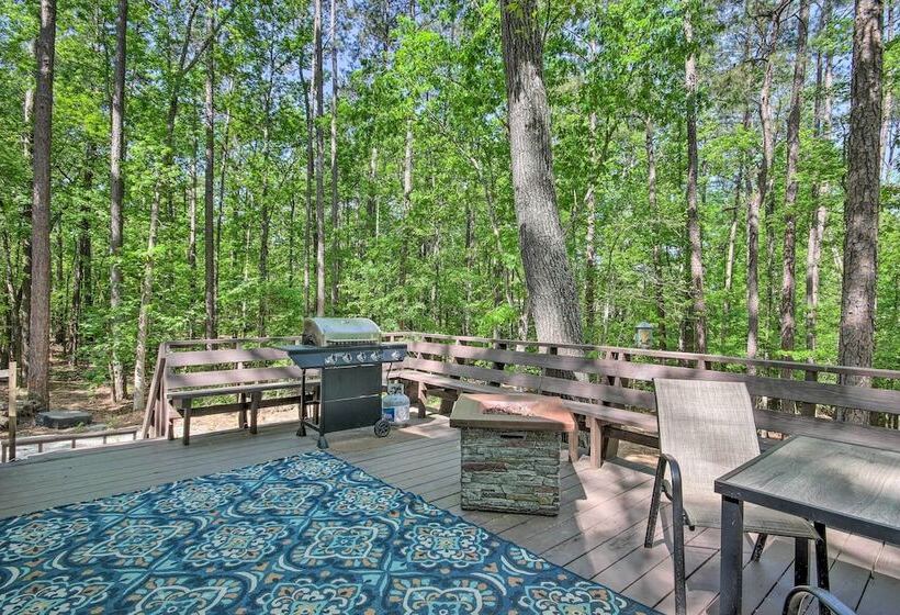 Quaint Tignall Cabin W/ Deck & Private Dock!