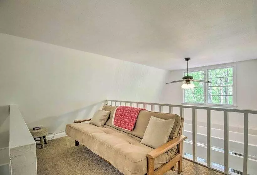 Quaint Tignall Cabin W/ Deck & Private Dock!