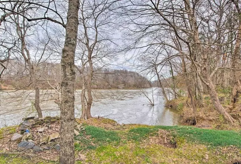 Ranch Home W/ Front Porch On Etowah River!