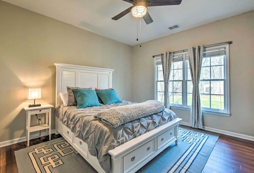 Ranch Home W/ Front Porch On Etowah River!