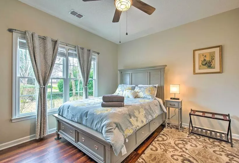 Ranch Home W/ Front Porch On Etowah River!