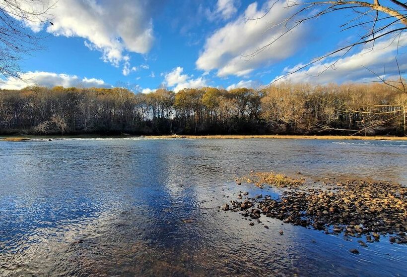 Ranch Home W/ Front Porch On Etowah River!