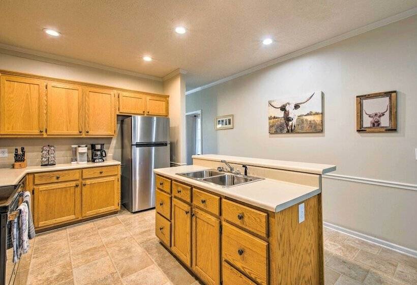 Ranch Home W/ Front Porch On Etowah River!