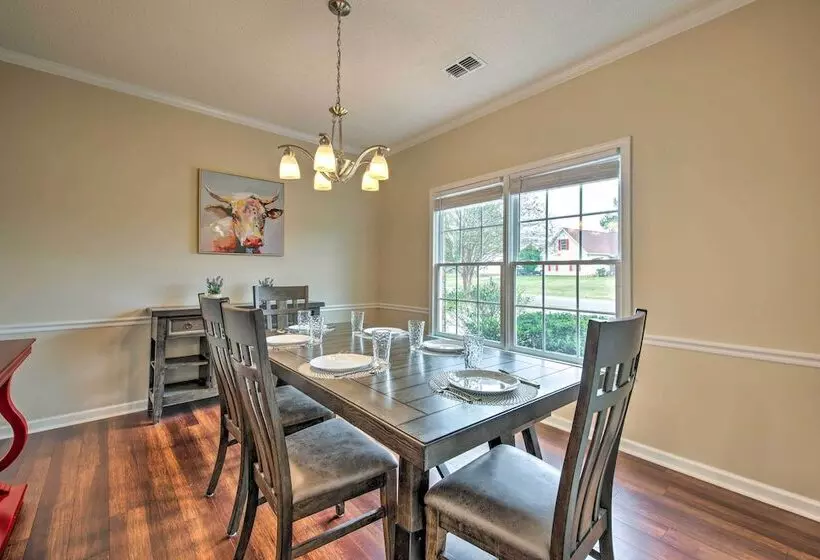 Ranch Home W/ Front Porch On Etowah River!