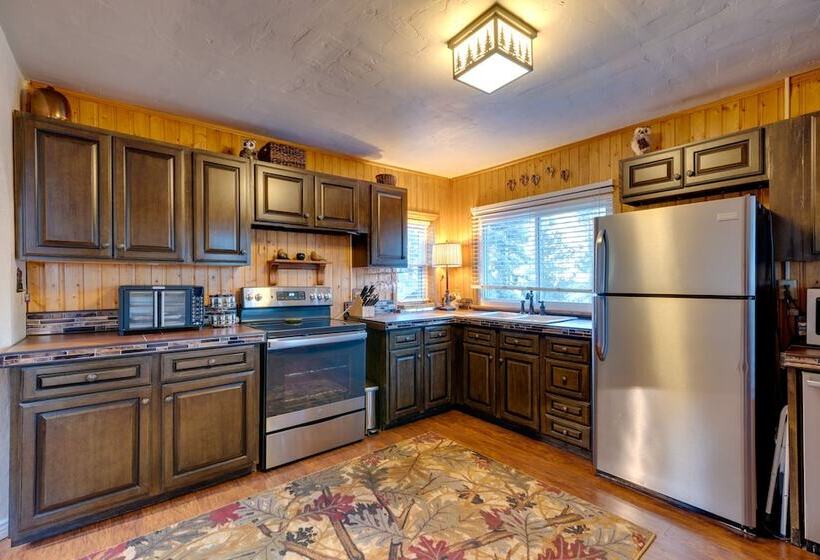 Rustic Log Cabin W/ Studio ~ 5 Mi To Pikes Peak!