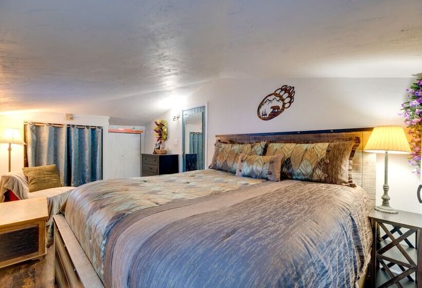 Rustic Log Cabin W/ Studio ~ 5 Mi To Pikes Peak!