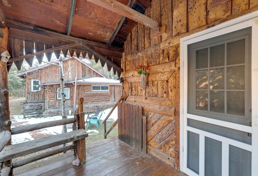 Rustic Log Cabin W/ Studio ~ 5 Mi To Pikes Peak!