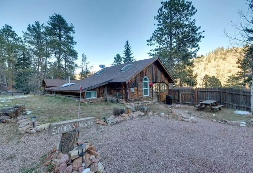 Rustic Log Cabin W/ Studio ~ 5 Mi To Pikes Peak!