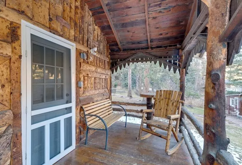 Rustic Log Cabin W/ Studio ~ 5 Mi To Pikes Peak!