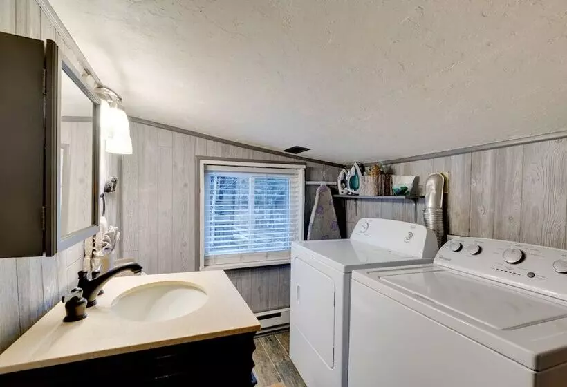 Rustic Log Cabin W/ Studio ~ 5 Mi To Pikes Peak!